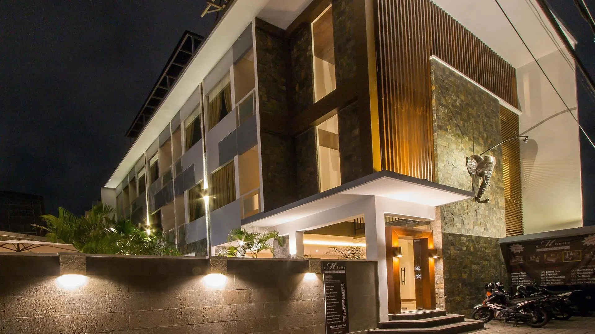 M Suite Bali Seminyak 3*,